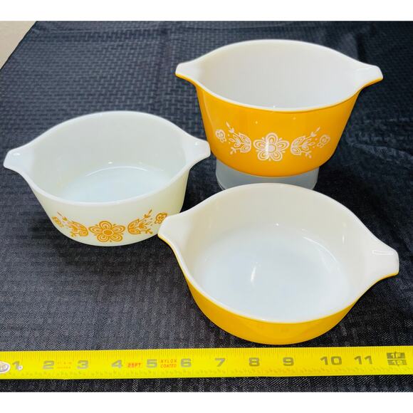 PYREX Butterfly Gold Casserole Dishes - Lot of Three - Picture 2 of 7